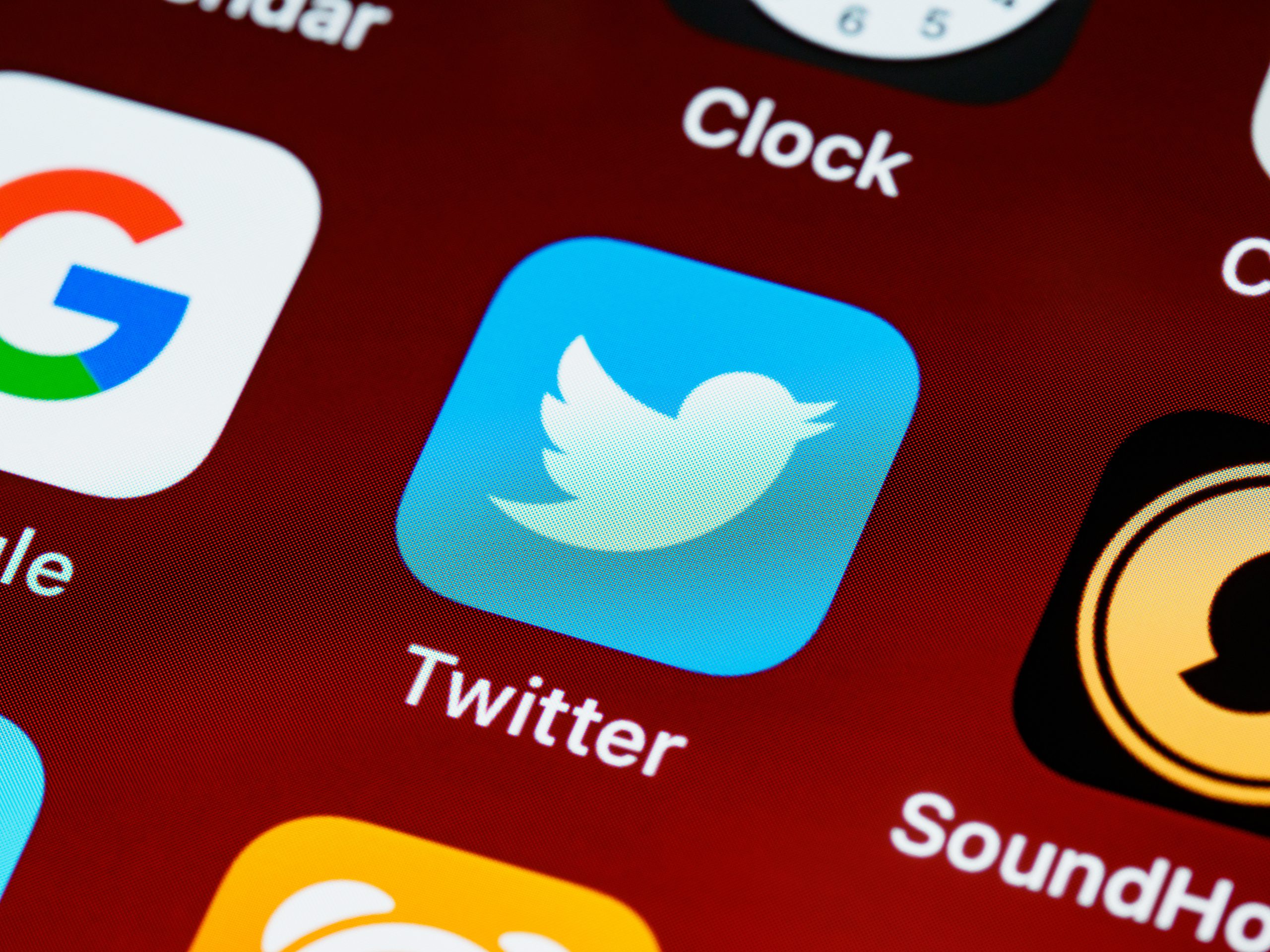 Got Twitter? 8 expert tips to help you market your business better